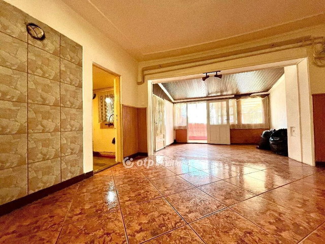 Eladó családi ház, Hajdúszoboszlón 37 M Ft, 8 szobás