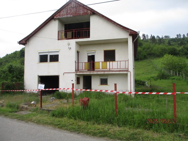 Eladó családi ház, Arlón, Kassai úton 1.7 M Ft, 1+1 szobás