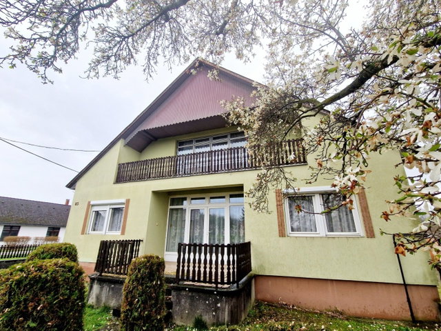 Eladó családi ház, Csokonyavisontán 36 M Ft, 6 szobás