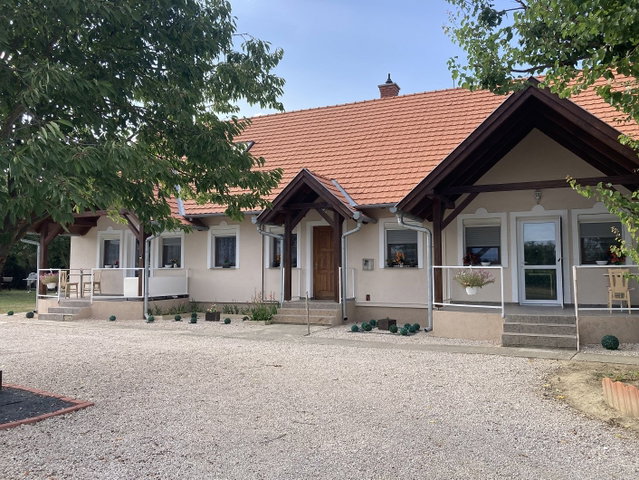 Eladó családi ház, Kehidakustányban 110 M Ft, 7 szobás