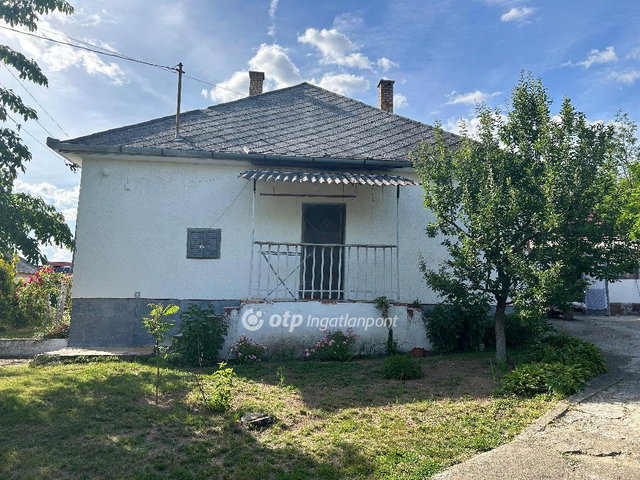 Eladó családi ház, Nyírlugoson 18 M Ft, 3+1 szobás