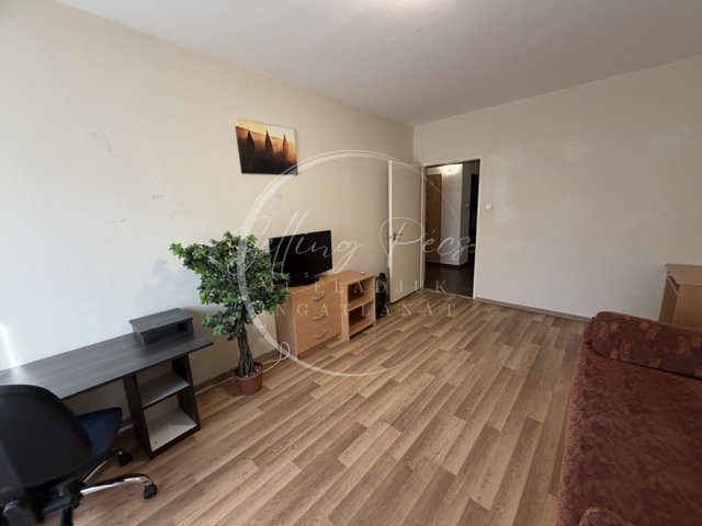 Eladó panellakás, Pécsett, Athinay utcában 0.17 M Ft, 2 szobás