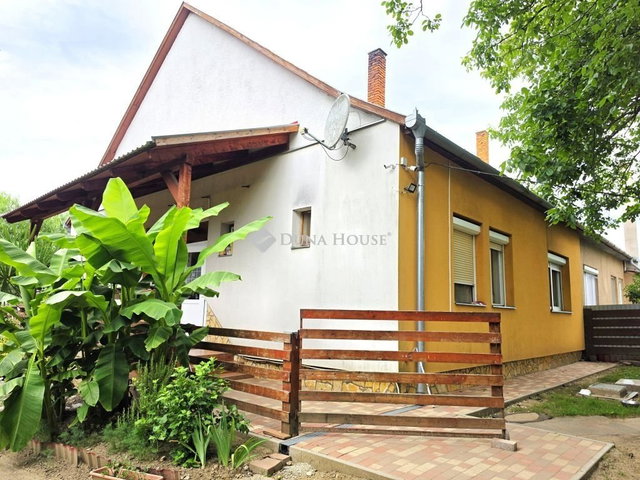 Eladó ikerház, Lakócsán 22.9 M Ft, 4 szobás