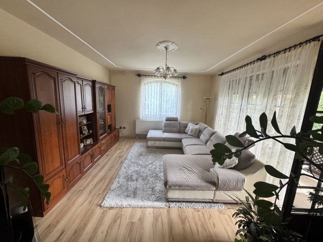 Eladó családi ház, Rádon 124.9 M Ft, 5 szobás
