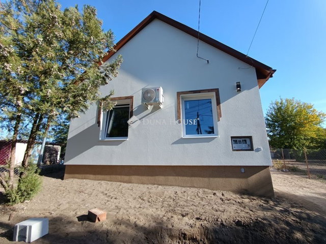 Eladó családi ház, Tápióságon 51 M Ft, 3 szobás