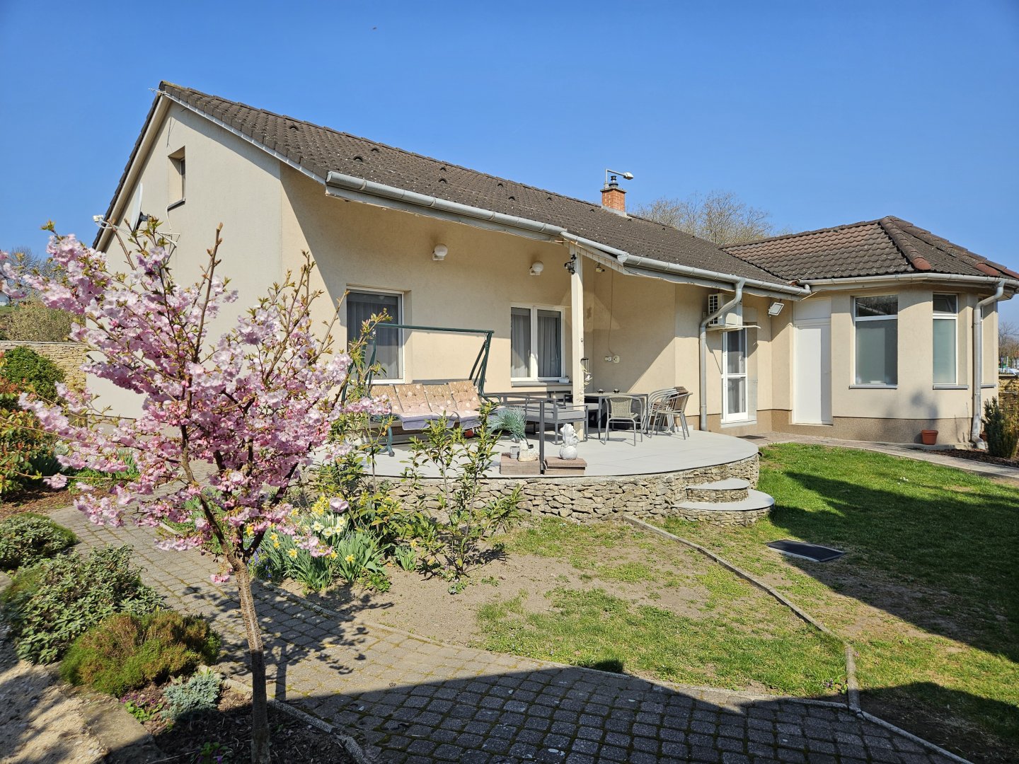 4 bed · 123m² · 103.000.000 ft