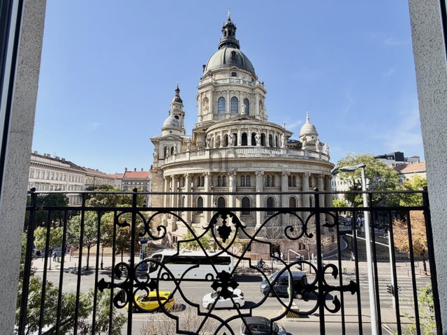Eladó téglalakás, Budapesten, VI. kerületben 219.9 M Ft