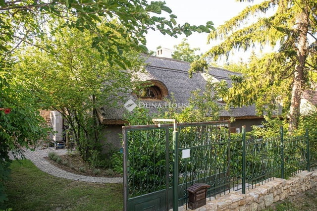 Eladó családi ház, Balatonfüreden 289.99 M Ft, 3 szobás