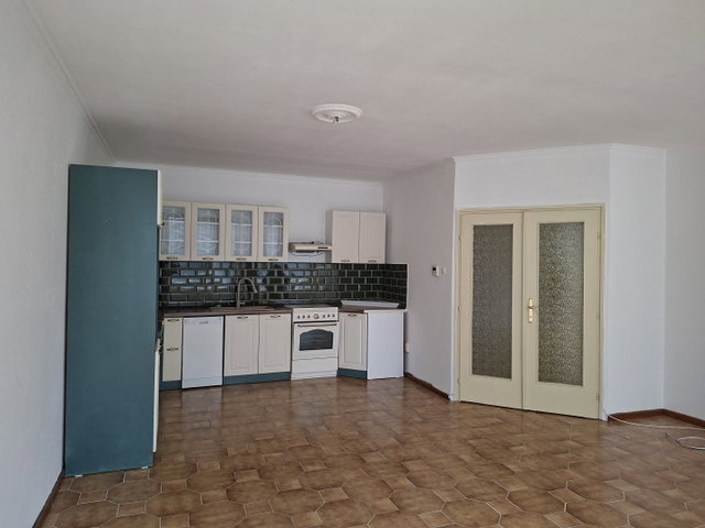 Eladó téglalakás, Szolnokon 62 M Ft, 4 szobás