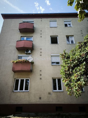 Eladó téglalakás, Győrött 41.9 M Ft, 2 szobás