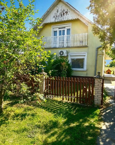 Eladó családi ház, Szabadszálláson 48.1 M Ft, 4 szobás