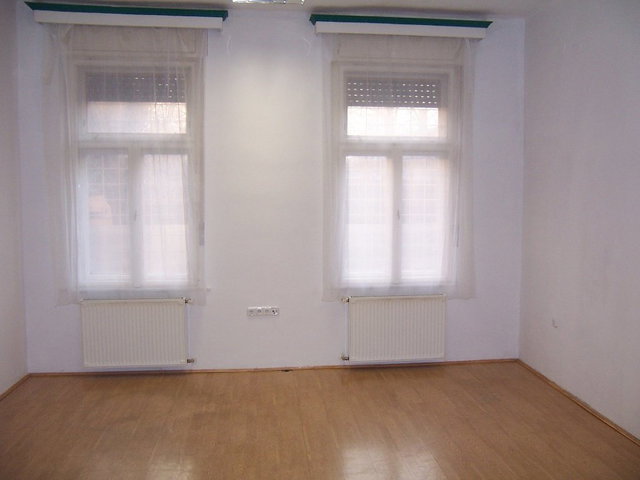 Eladó családi ház, Budapesten, IV. kerületben, Madridi utcában