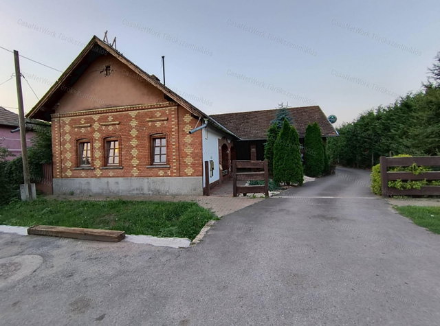 Eladó üzlethelyiség, Törökszentmiklóson 75 M Ft, 1 szobás