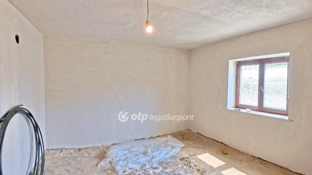 Eladó családi ház, Abádszalókban 20 M Ft, 2 szobás