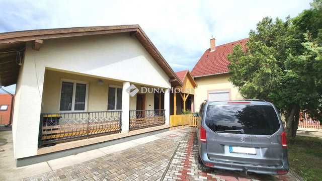 Eladó családi ház, Érden 154 M Ft, 6 szobás