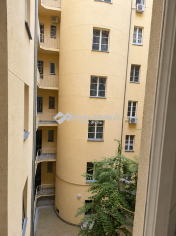 Eladó téglalakás, Budapesten, V. kerületben 105 M Ft, 4 szobás