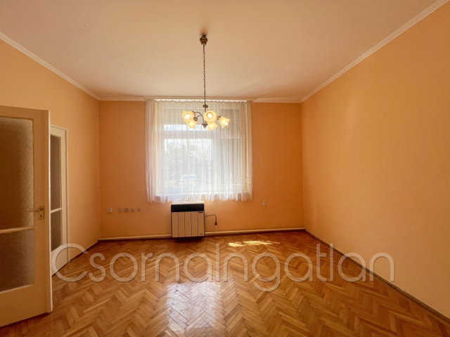 Eladó téglalakás, Kapuváron 45.5 M Ft, 2+1 szobás