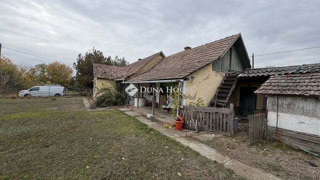 Eladó családi ház, Pándon 38 M Ft, 3 szobás