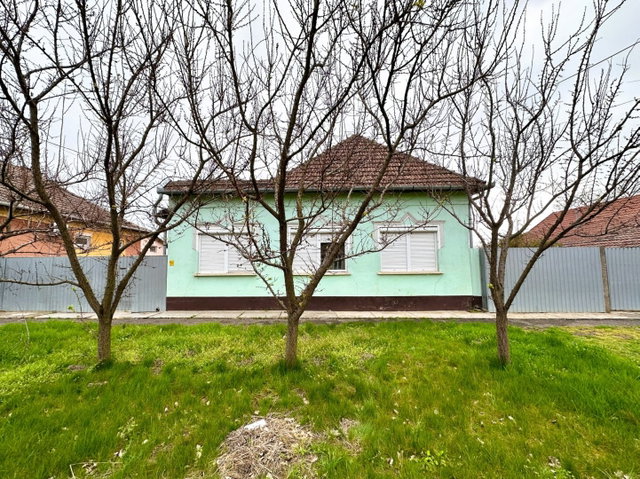 Eladó családi ház, Magyarbánhegyesen 6.5 M Ft, 4 szobás