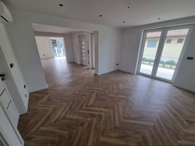 Eladó családi ház, Siófokon 164 M Ft, 5 szobás