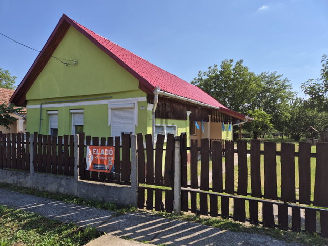 Eladó családi ház, Tiszacsegén 16.5 M Ft, 2 szobás