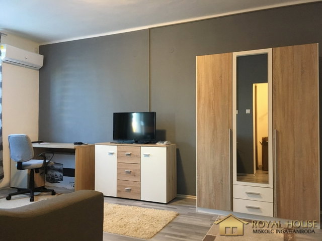 Eladó téglalakás, Miskolcon, Gagarin utcában 23.9 M Ft, 1 szobás