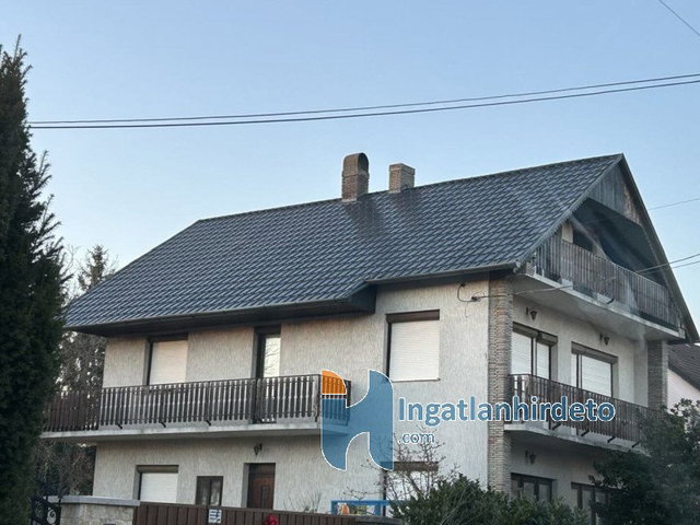Eladó családi ház, Hévízen 76 M Ft, 5 szobás