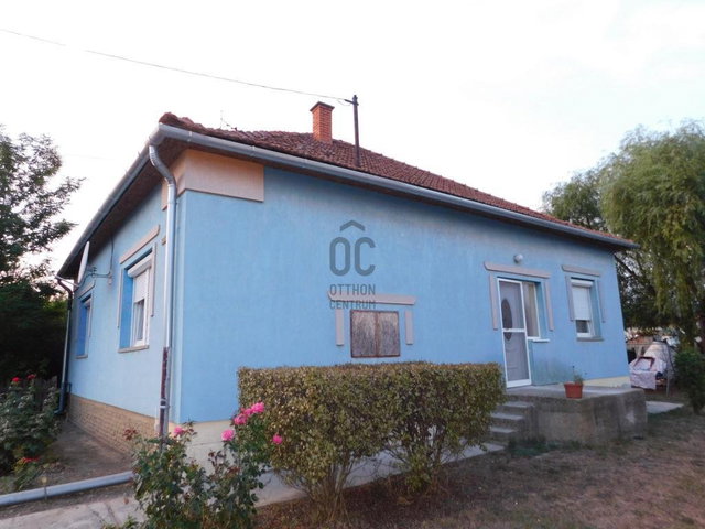 Eladó családi ház, Tiszatenyőn 23.6 M Ft, 3 szobás