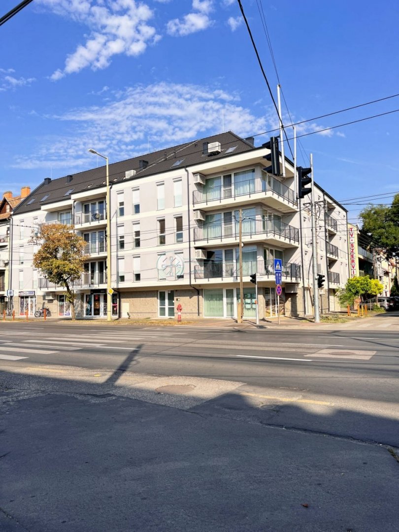 Családi ház · 28 hálószoba · 1793 m² · 2.400.000.000 Ft