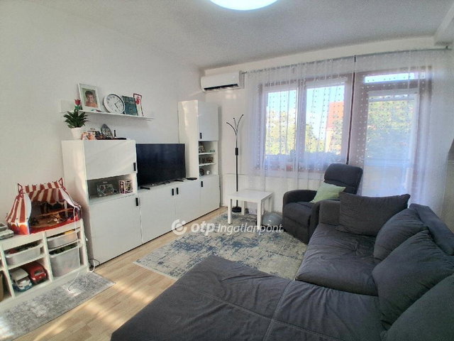 Eladó téglalakás, Kecskeméten 65 M Ft, 2+2 szobás