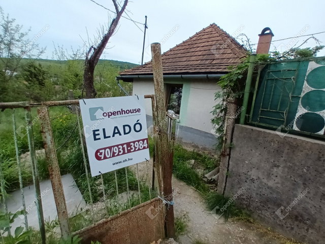 Eladó családi ház, Bajóton 25 M Ft, 2 szobás