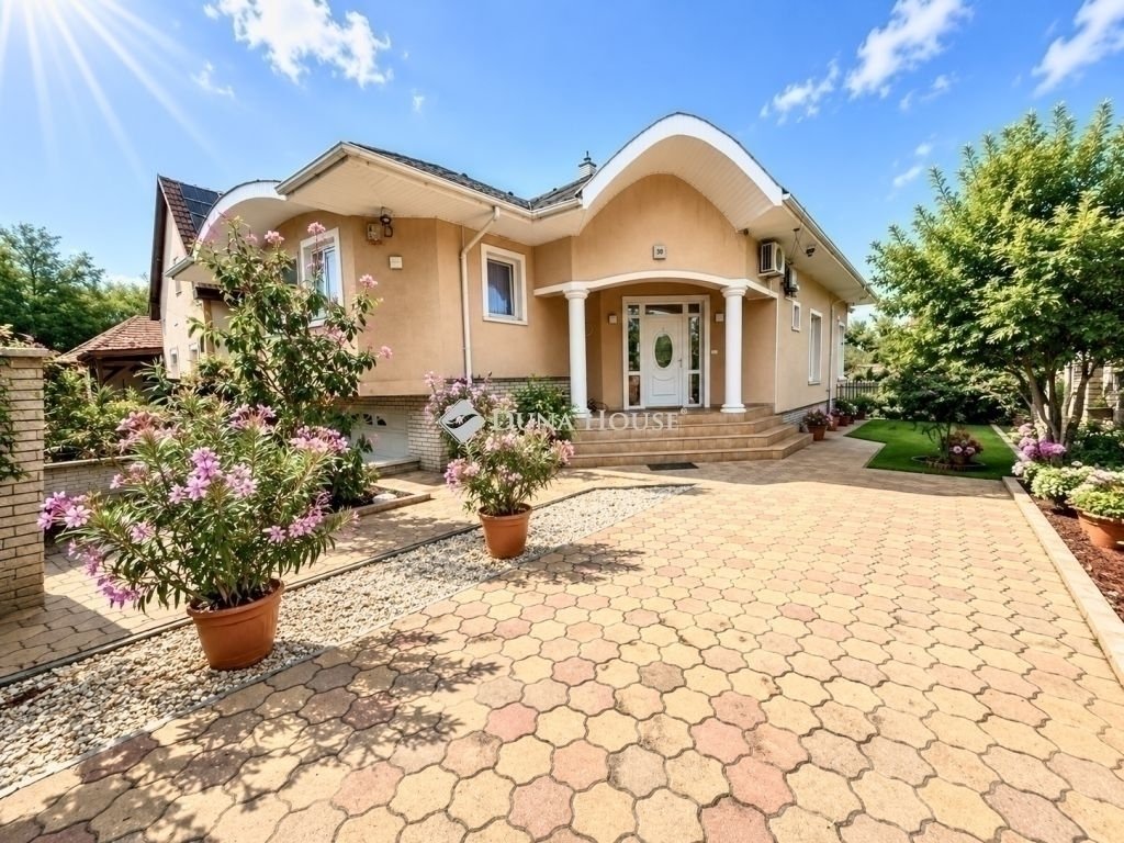 Családi ház · 4 hálószoba · 230 m² · 249.000.000 Ft
