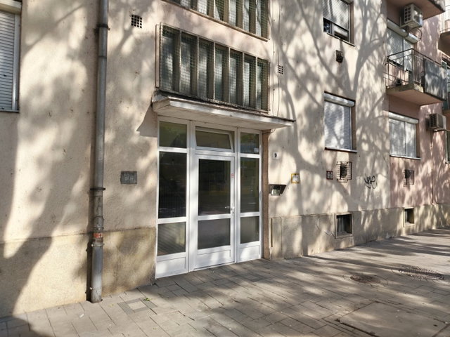 Eladó téglalakás, Szolnokon 27 M Ft, 1 szobás
