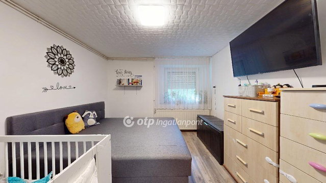 Eladó családi ház, Piricsen 19 M Ft, 1+2 szobás