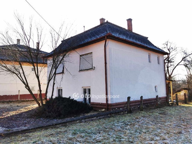 Eladó családi ház, Karancskeszin 12 M Ft, 4 szobás