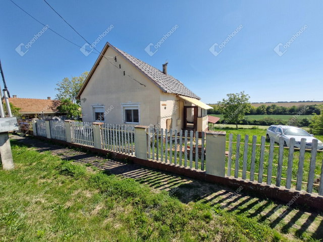 Eladó családi ház, Szentgáloskéren 27 M Ft, 3 szobás
