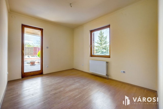 Eladó családi ház, Kőröshegyen 129 M Ft, 7 szobás