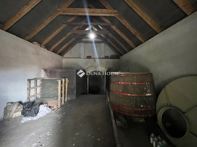 Eladó nyaraló, Villányban 9.9 M Ft, 1 szobás