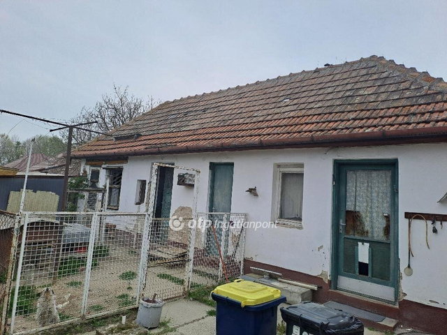 Eladó családi ház, Tápiószecsőn 47 M Ft, 3 szobás