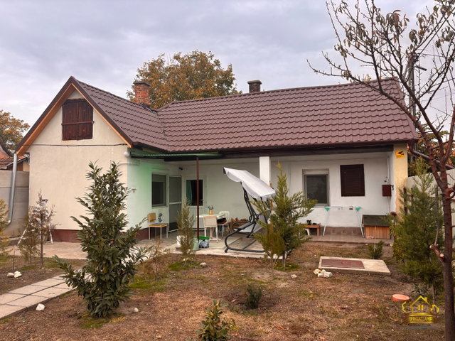 Eladó családi ház, Kiskunlacházán 51.99 M Ft, 1+1 szobás