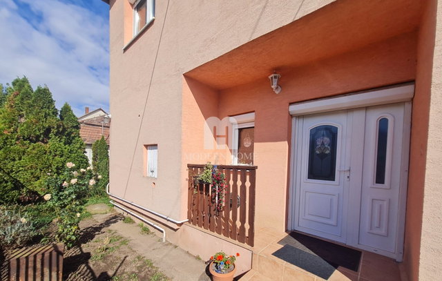 Eladó családi ház, Pusztaszabolcson 66 M Ft, 3 szobás