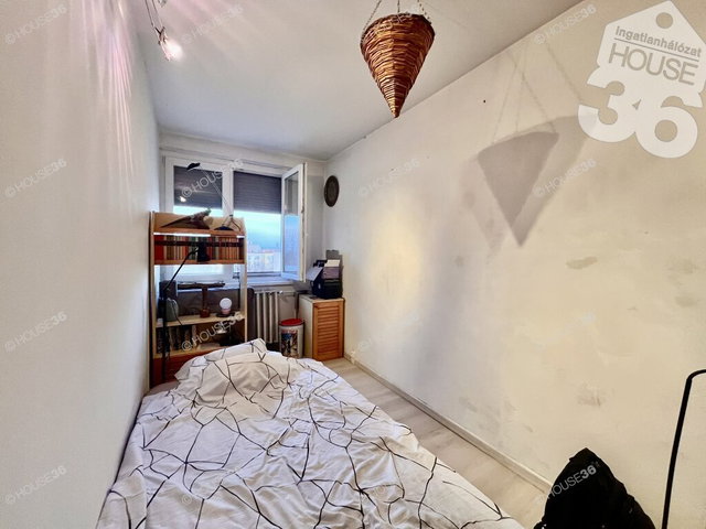 Eladó panellakás, Kecskeméten 53.5 M Ft, 3 szobás