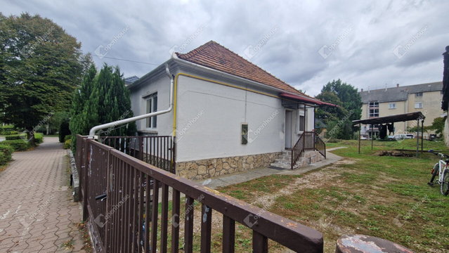 Eladó családi ház, Nagyigmándon 35.9 M Ft, 2 szobás