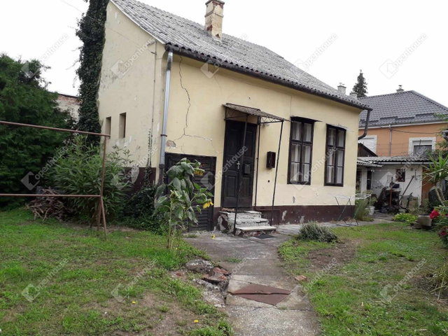 Eladó téglalakás, Nagykanizsán 9.9 M Ft, 1 szobás