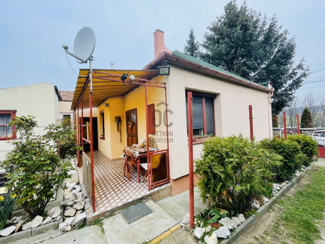 Kiadó családi ház, albérlet, Tényőn 250 E Ft / hó, 3 szobás