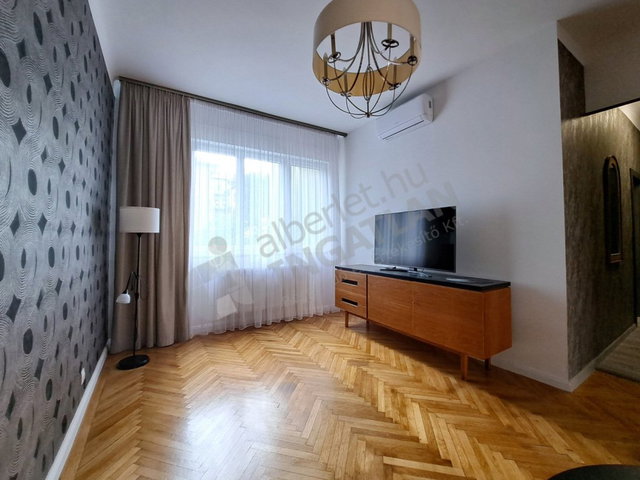 Eladó téglalakás, XIII. kerületben, Visegrádi utcában