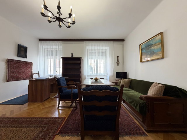 Kiadó téglalakás, albérlet, Pécsett, Apáca utcában, 2 szobás