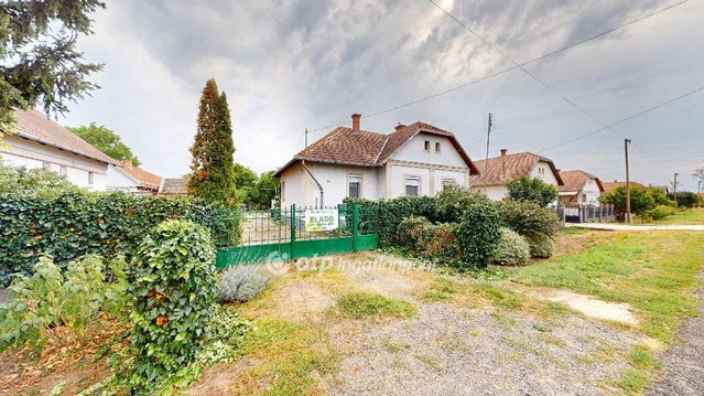 Eladó családi ház, Tákoson 29 M Ft, 3+1 szobás