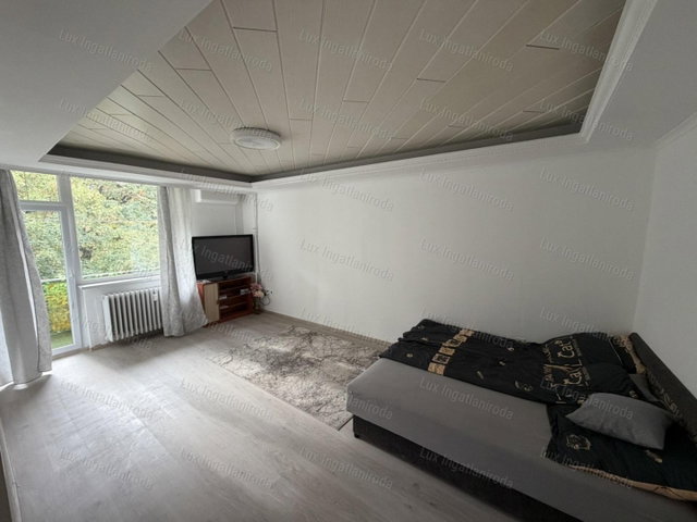 Eladó téglalakás, Tatabányán 38.5 M Ft, 2 szobás