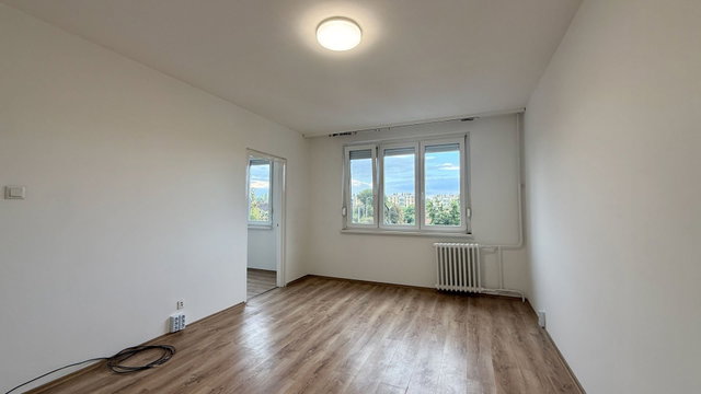 Kiadó panellakás, albérlet, Debrecenben 170 E Ft / hó, 2 szobás